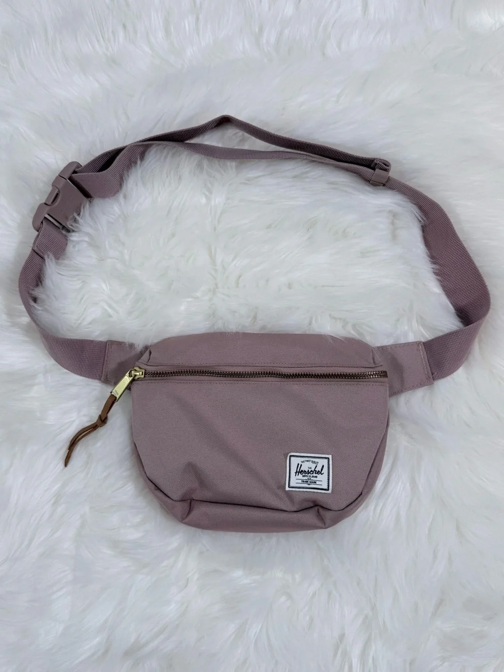 Herschel Supply Company excellent used